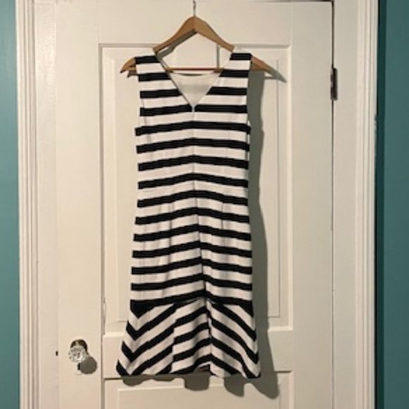 Navy stripe Banana Republic cocktail dress - Picture 2 of 3